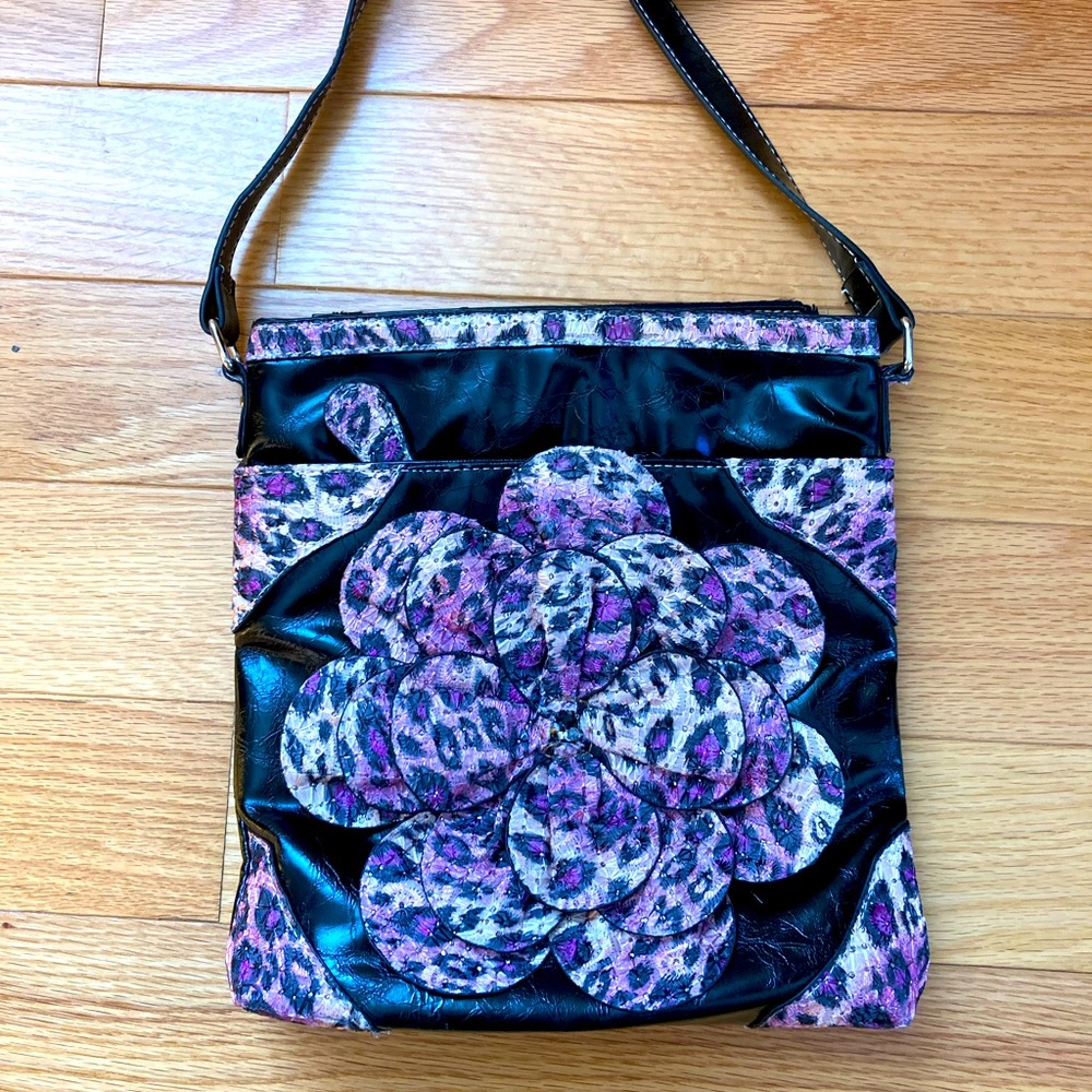 FREE!! Pocketbook with purple and black flower
